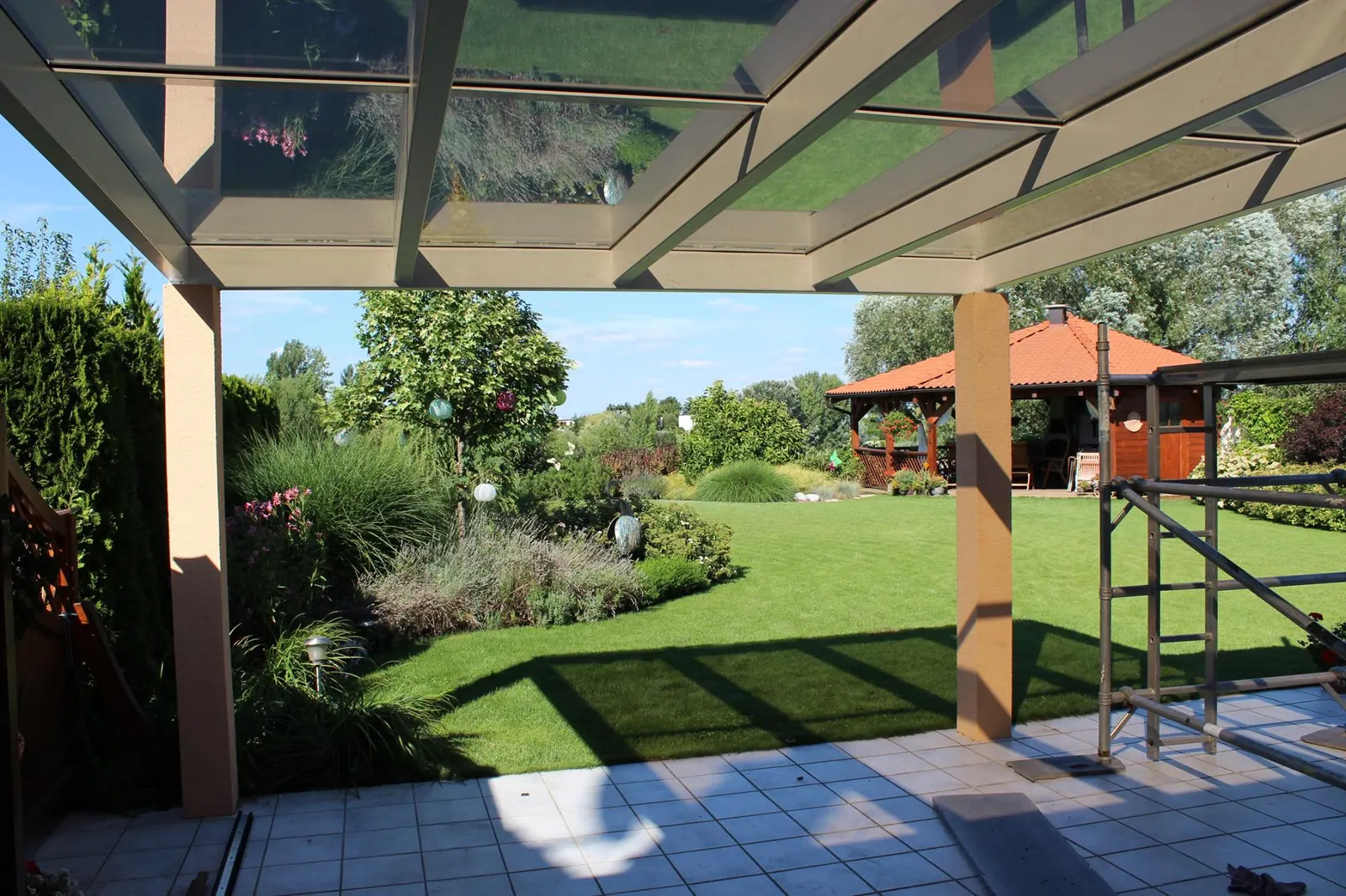 Realizácia zastrešenia terasy – SEMA GROUP Skalica, fotografia 6